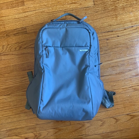 icon slim backpack